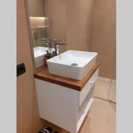 Center 1 Διαμέρισμα *