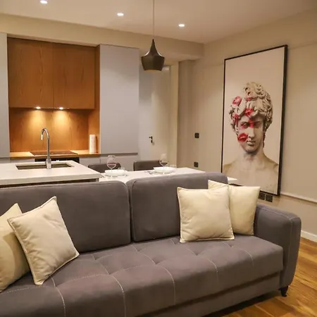 Center 1 * Τίρανα